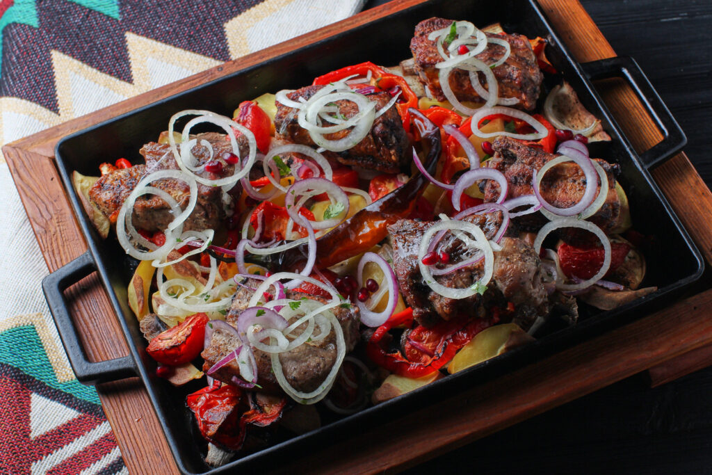 Свинина запеченная с овощами